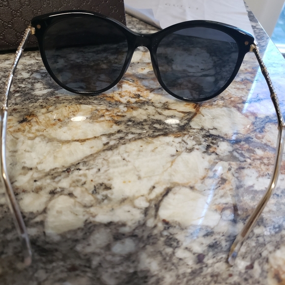 Gucci Sunglasses - Picture 6 of 7